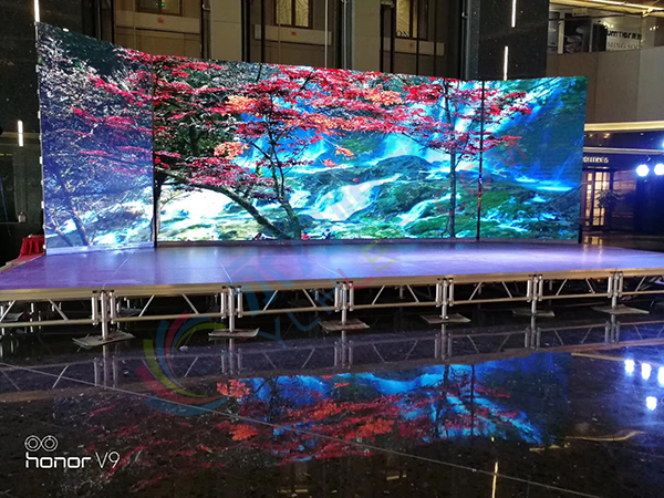 永力恒科技室內(nèi)P5全彩租賃屏助力中山燈飾展覽中心
